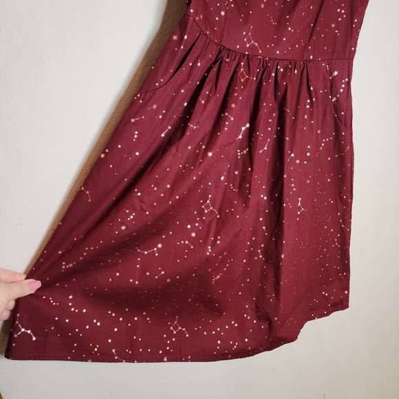 NWT ModCloth Gold Foil Maroon Solar System Constellation Sleeveless Dress 10 - Picture 15 of 16